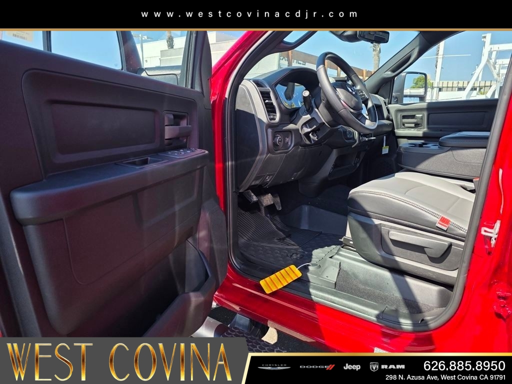 New 2026 Molten Red Pearlcoat RAM Tradesman image 22