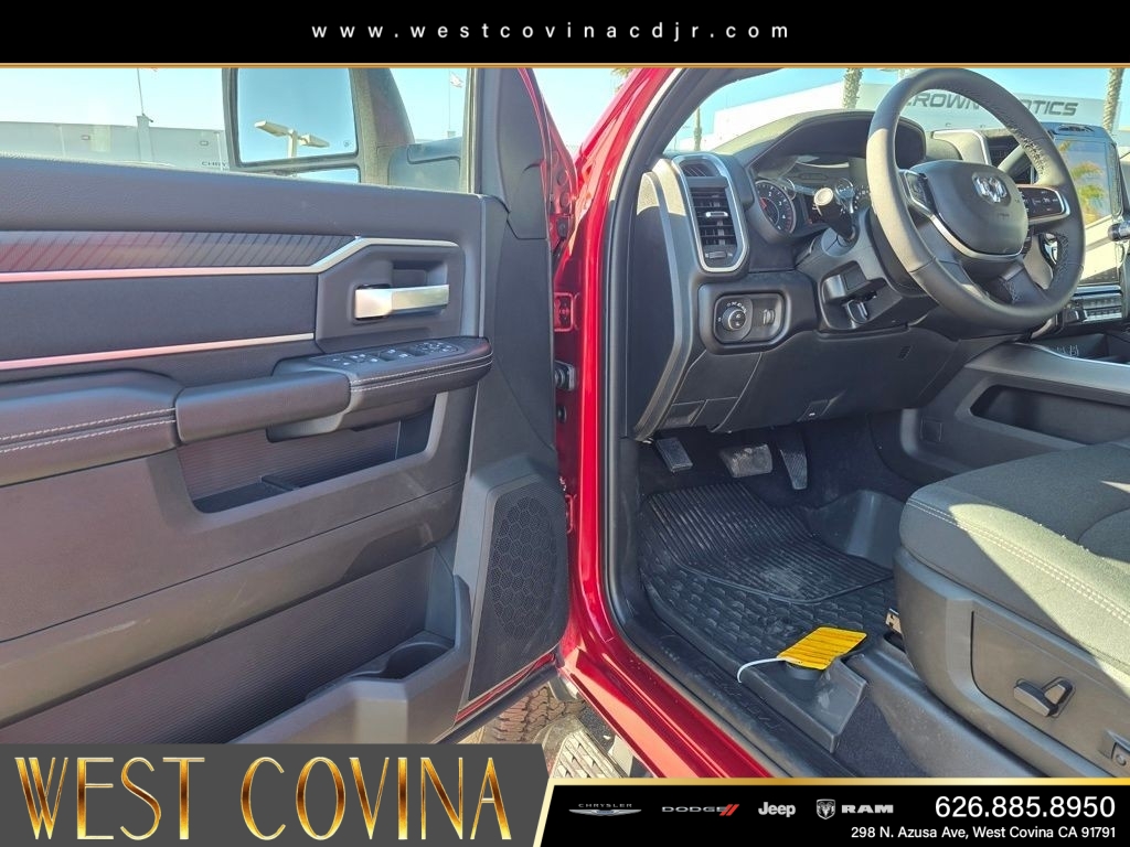 New 2026 Molten Red Pearl-Coat Exterior Paint RAM Big Horn image 15