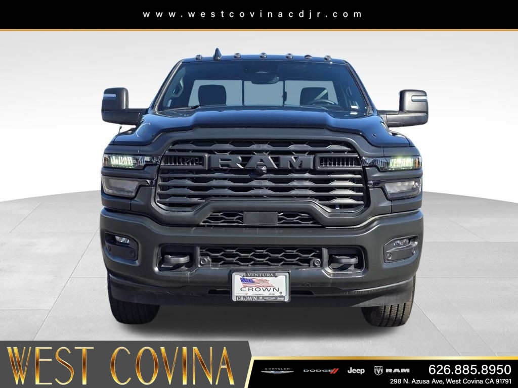 New 2026 Diamond Black Crystal Pearl-Coat Exterior Paint RAM Tradesman image 2
