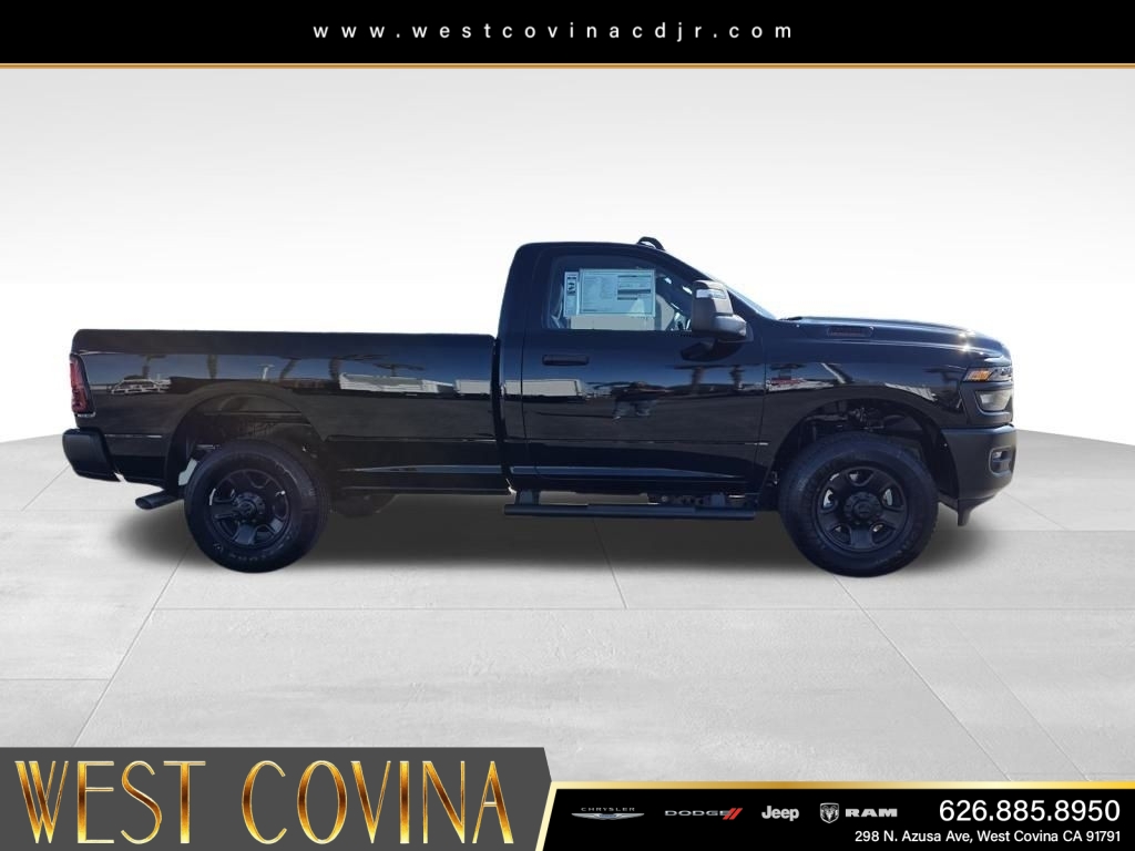 New 2026 Diamond Black Crystal Pearl-Coat Exterior Paint RAM Tradesman image 4