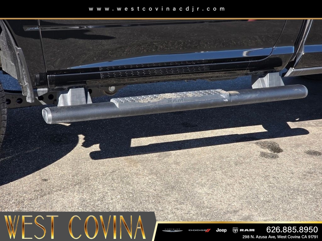 New 2026 Diamond Black Crystal Pearl-Coat Exterior Paint RAM Tradesman image 10