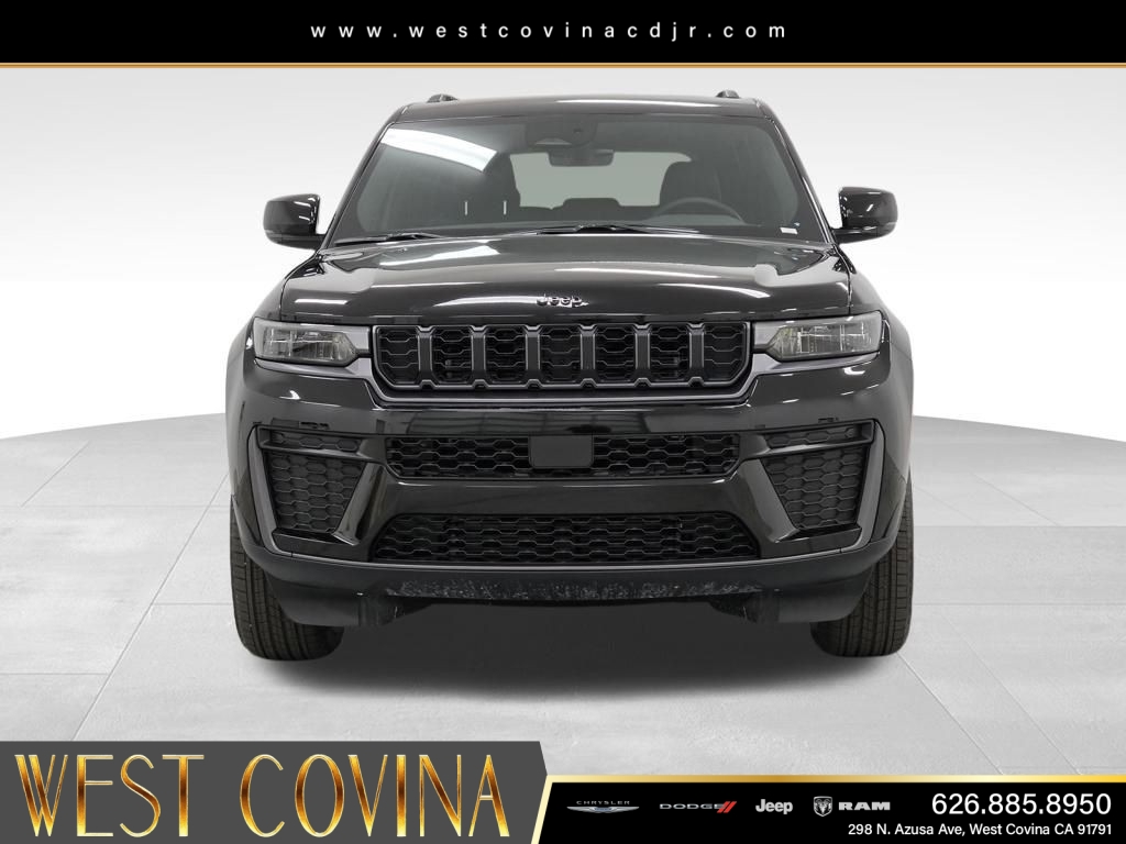 New 2026 Diamond Black Crystal Pearlcoat Jeep Laredo image 2