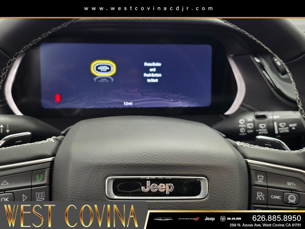 New 2026 Diamond Black Crystal Pearlcoat Jeep Laredo image 20