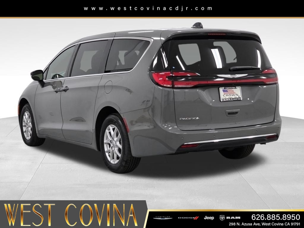 New 2025 Ceramic Gray Clear-Coat Exterior Paint Chrysler Select image 7