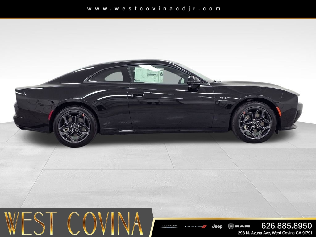 New 2026 Diamond Black Crystal Pearlcoat Dodge R/T image 4