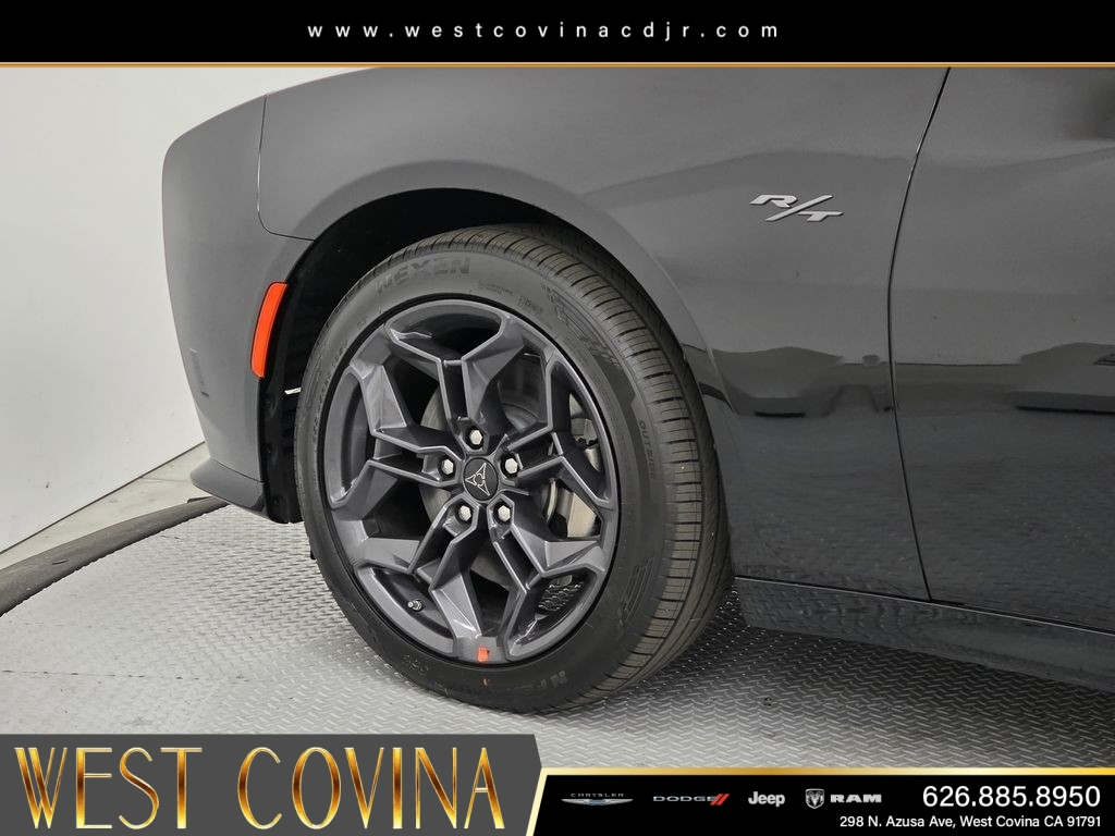 New 2026 Diamond Black Crystal Pearlcoat Dodge R/T image 9