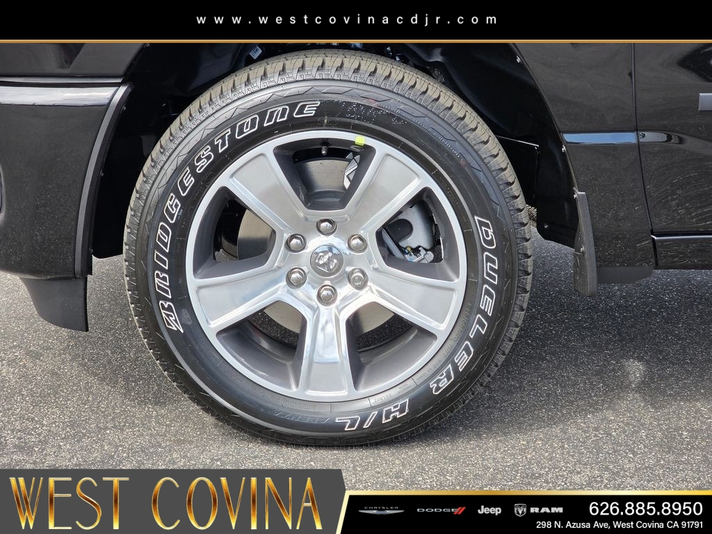New 2026 Diamond Black Crystal Pearlcoat RAM Express image 9