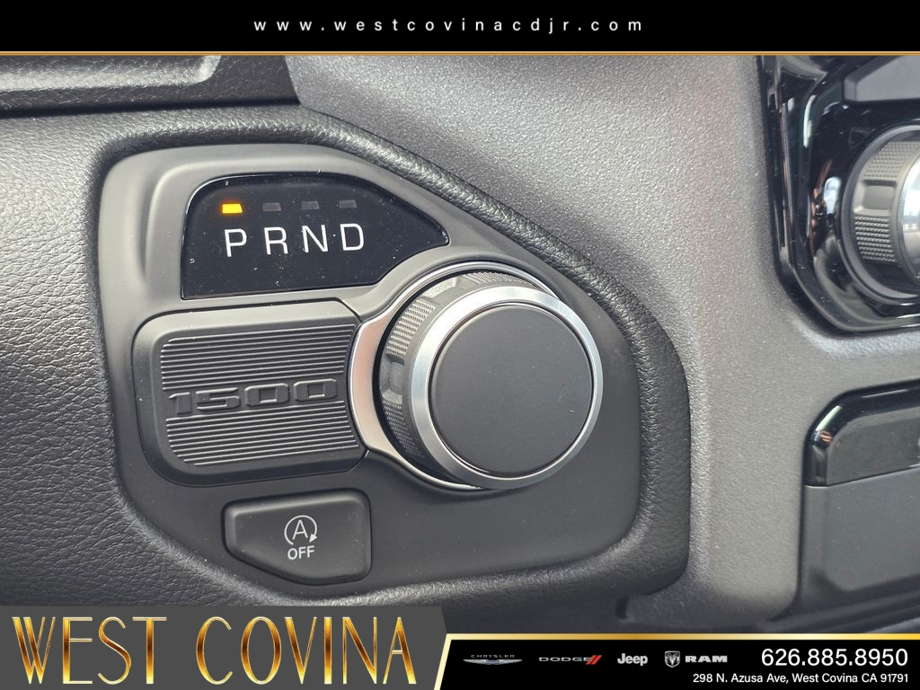 New 2026 Diamond Black Crystal Pearlcoat RAM Express image 21