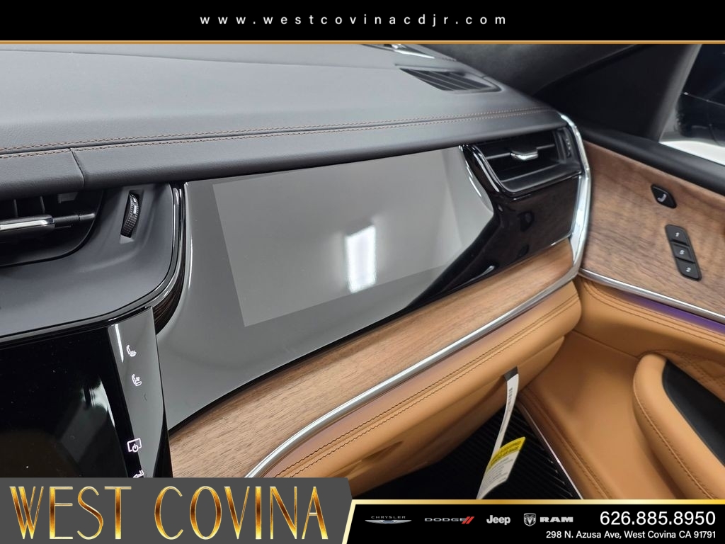 New 2026 Diamond Black Crystal Pearl-Coat Exterior Paint Jeep Summit image 21