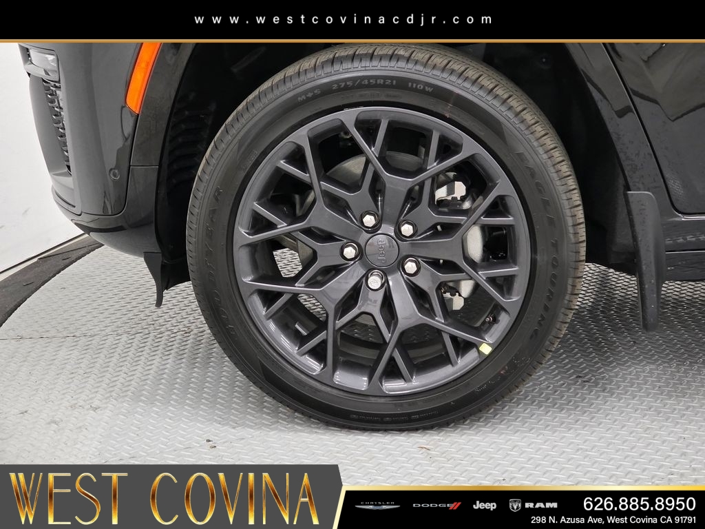 New 2026 Diamond Black Crystal Pearl-Coat Exterior Paint Jeep Summit image 35