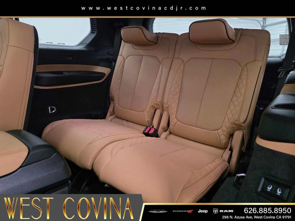 New 2026 Diamond Black Crystal Pearl-Coat Exterior Paint Jeep Summit image 38