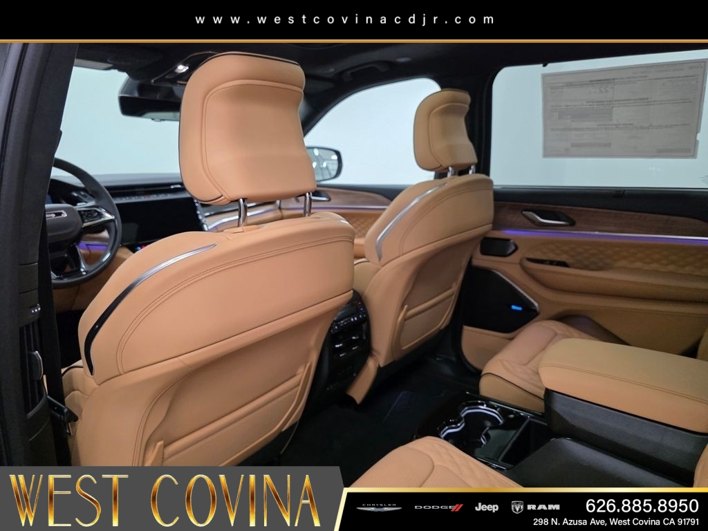 New 2026 Diamond Black Crystal Pearl-Coat Exterior Paint Jeep Summit image 39