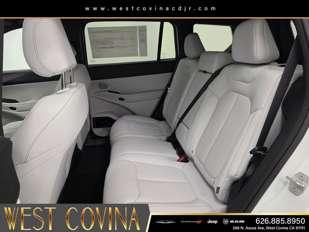 New 2026 Bright White Clear-Coat Exterior Paint Jeep Limited image 10