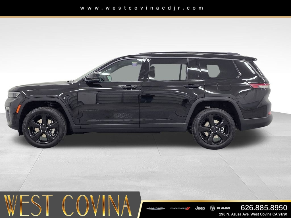 New 2026 Diamond Black Crystal Pearl-Coat Exterior Paint Jeep Limited image 8