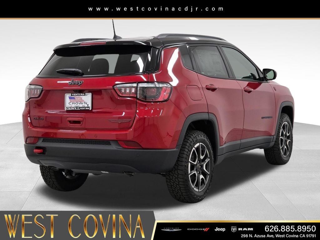 New 2026 Red Hot Pearl-Coat Exterior Paint Jeep Trailhawk image 5
