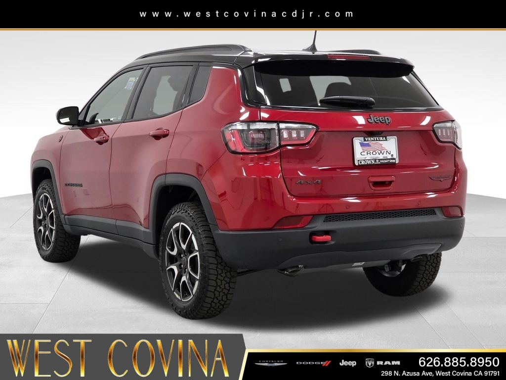 New 2026 Red Hot Pearl-Coat Exterior Paint Jeep Trailhawk image 7