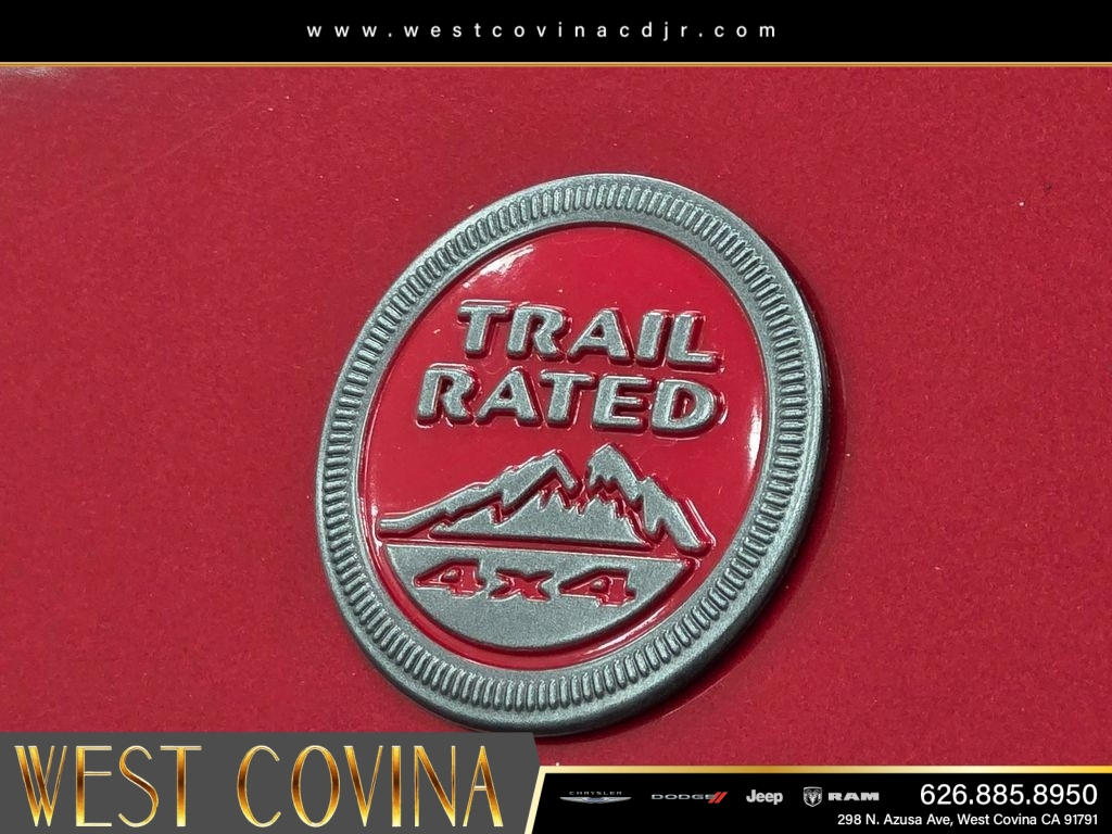 New 2026 Red Hot Pearl-Coat Exterior Paint Jeep Trailhawk image 9