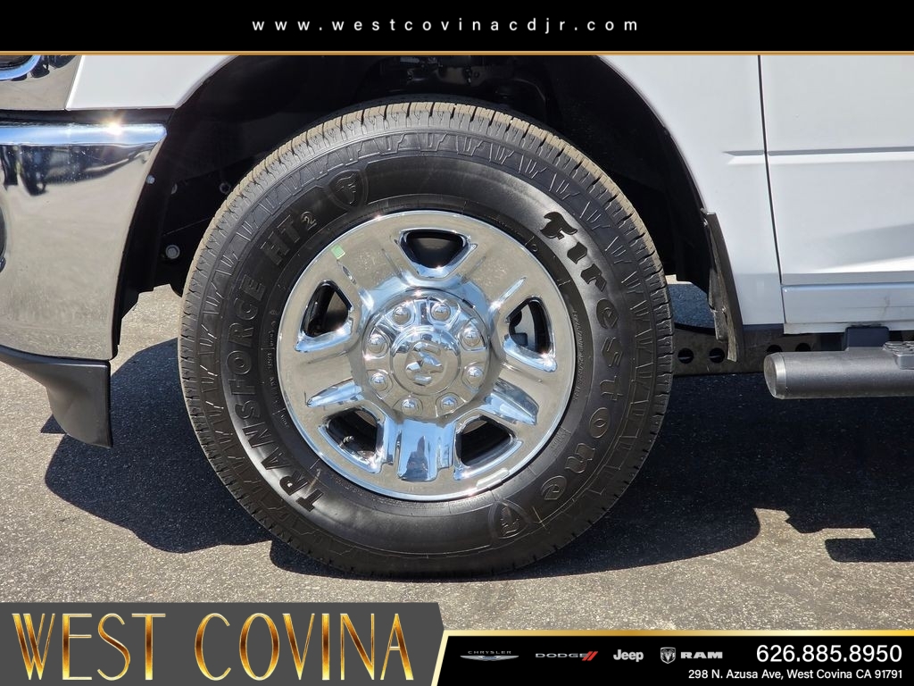 New 2026 Bright White Clearcoat RAM Tradesman image 9