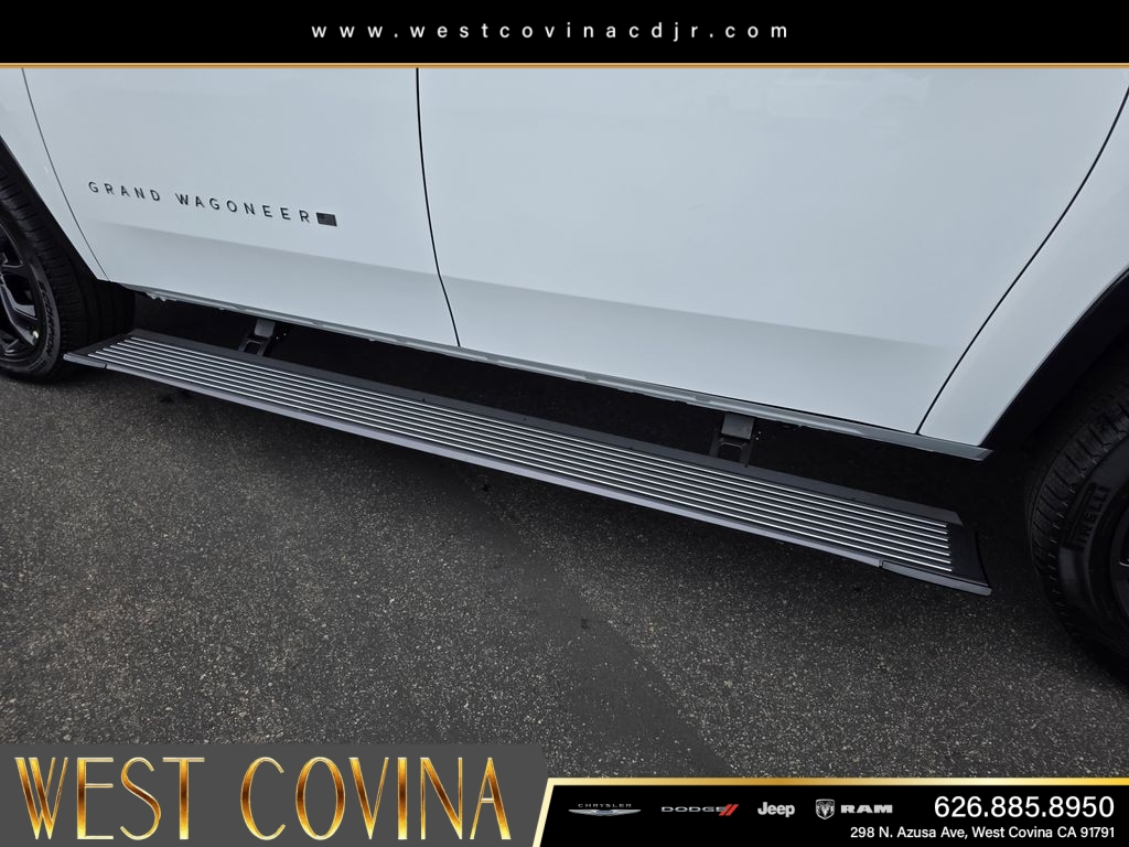 New 2026 Bright White Clear-Coat Exterior Paint Jeep Summit Obsidian image 10