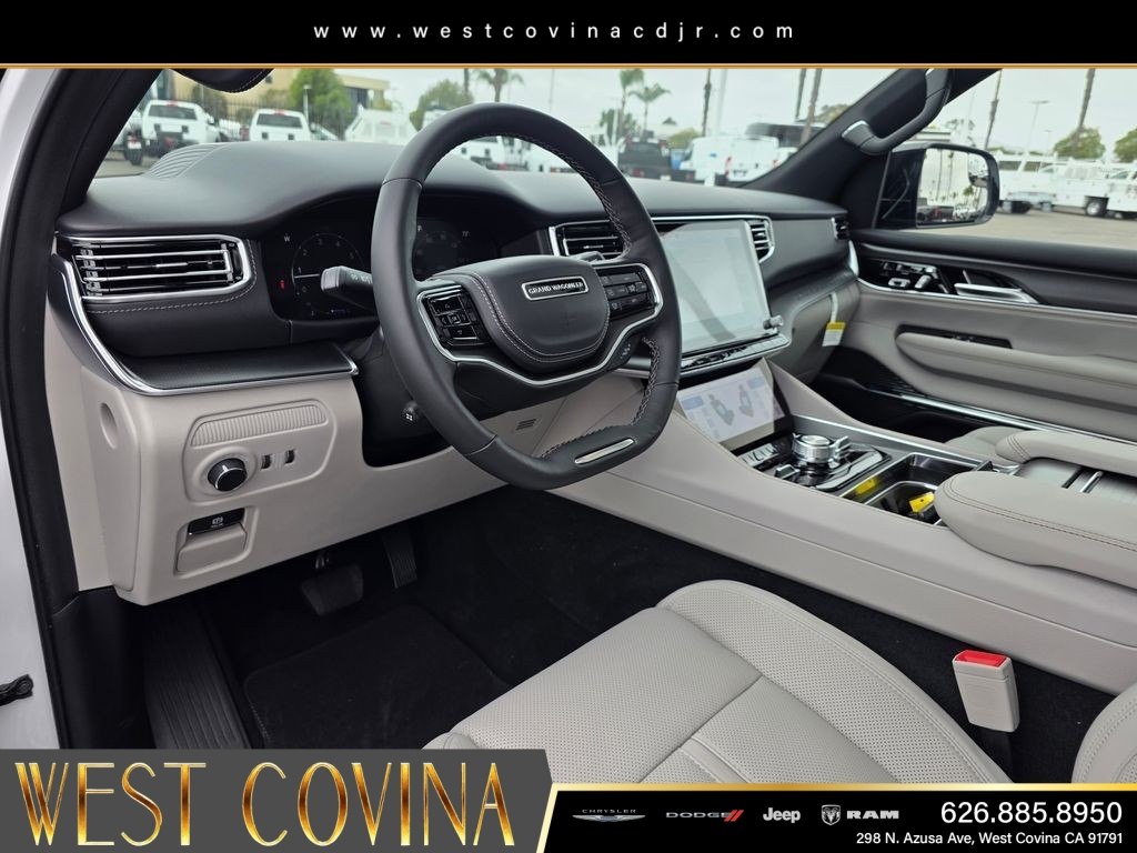 New 2026 Bright White Clear-Coat Exterior Paint Jeep Summit Obsidian image 14