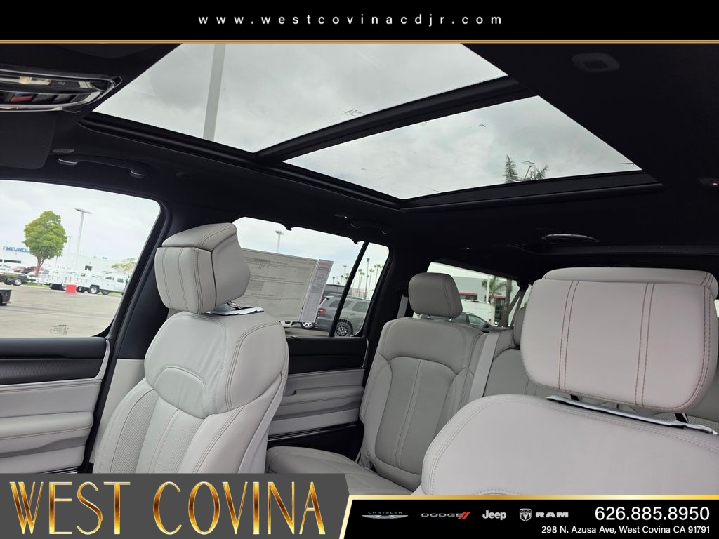 New 2026 Bright White Clear-Coat Exterior Paint Jeep Summit Obsidian image 17