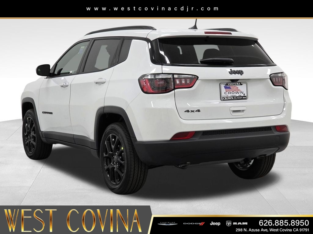 New 2026 Bright White Clearcoat Jeep Latitude image 7