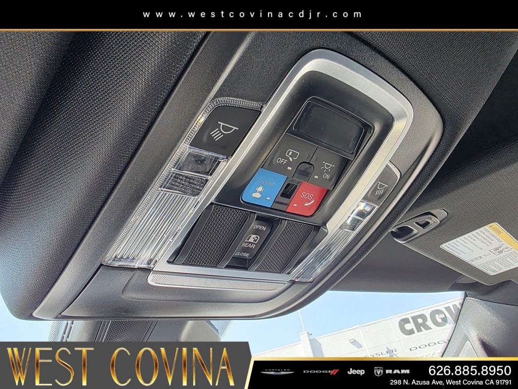 New 2026 Ivory White Tri-Coat Pearl-Coat Exterior Paint RAM Laramie image 17