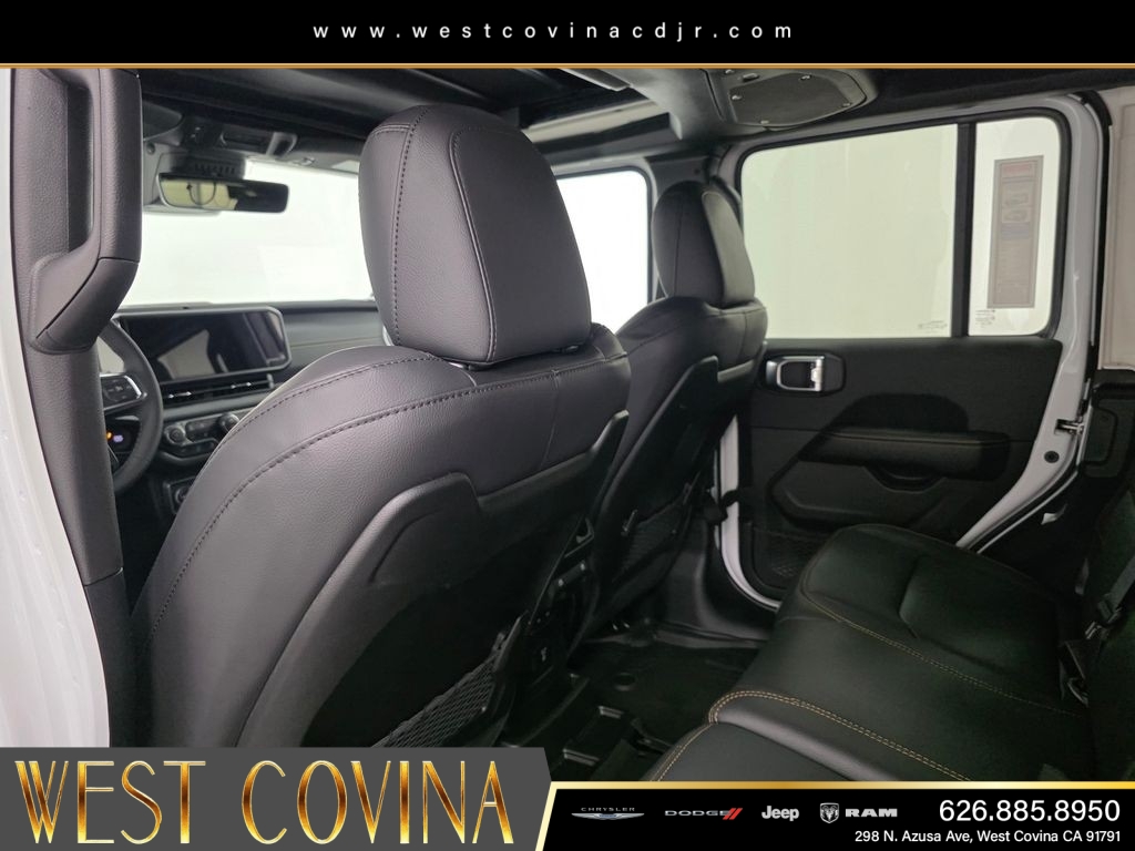 New 2026 Bright White Clear-Coat Exterior Paint Jeep Sahara image 12