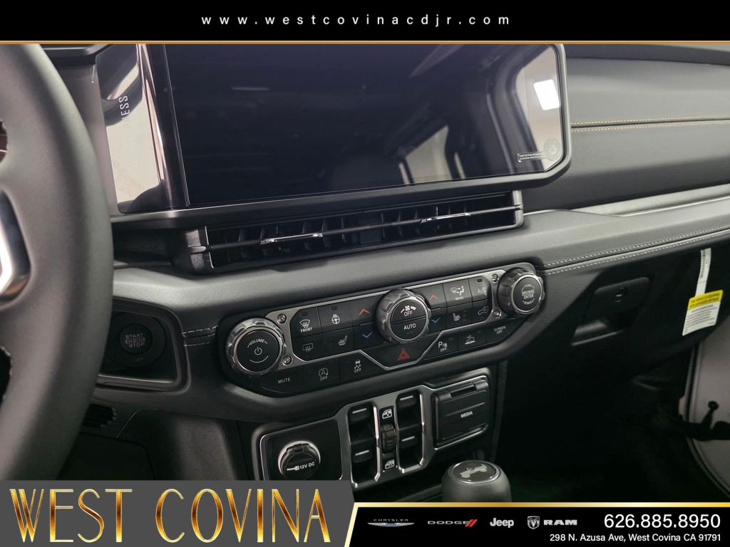 New 2026 Bright White Clear-Coat Exterior Paint Jeep Sahara image 16