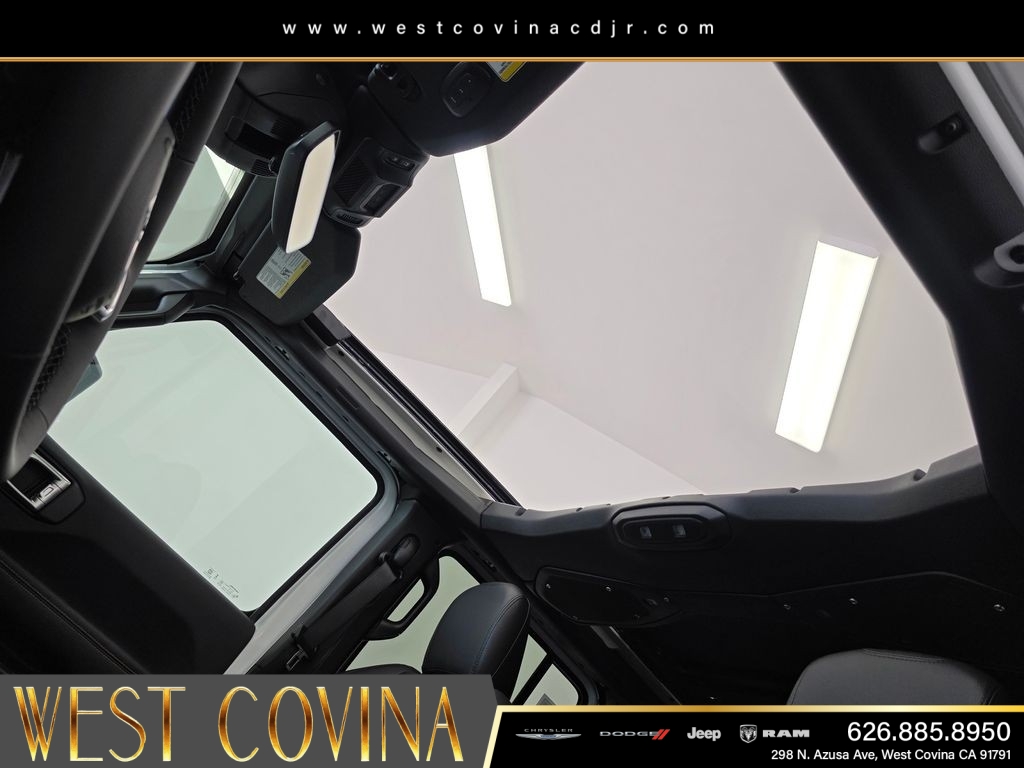 New 2026 Bright White Clear-Coat Exterior Paint Jeep Sahara image 19