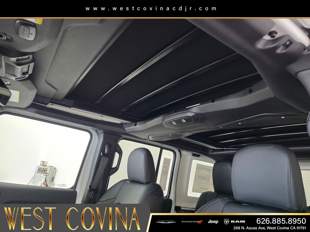 New 2026 Bright White Clear-Coat Exterior Paint Jeep Sahara image 20