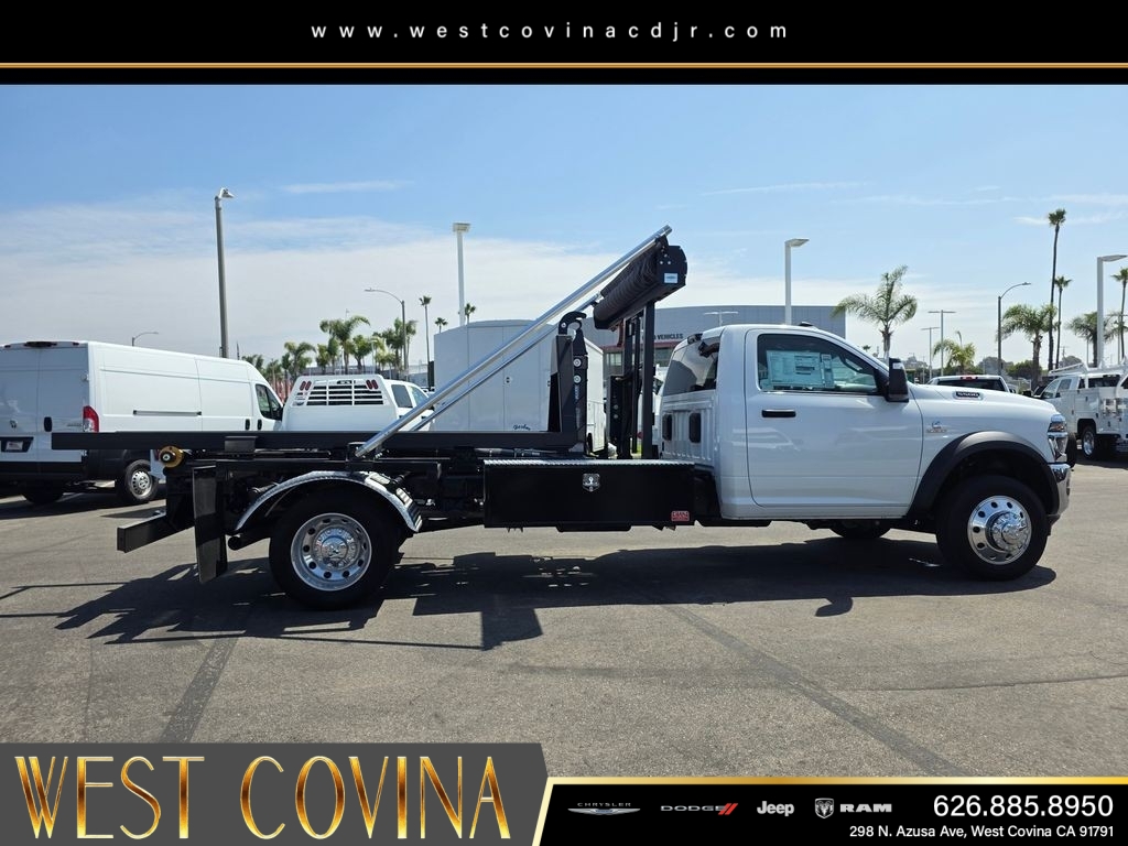 New 2026 Bright White Clear-Coat Exterior Paint RAM Tradesman image 4