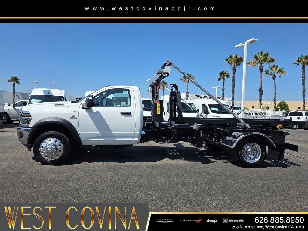 New 2026 Bright White Clear-Coat Exterior Paint RAM Tradesman image 8