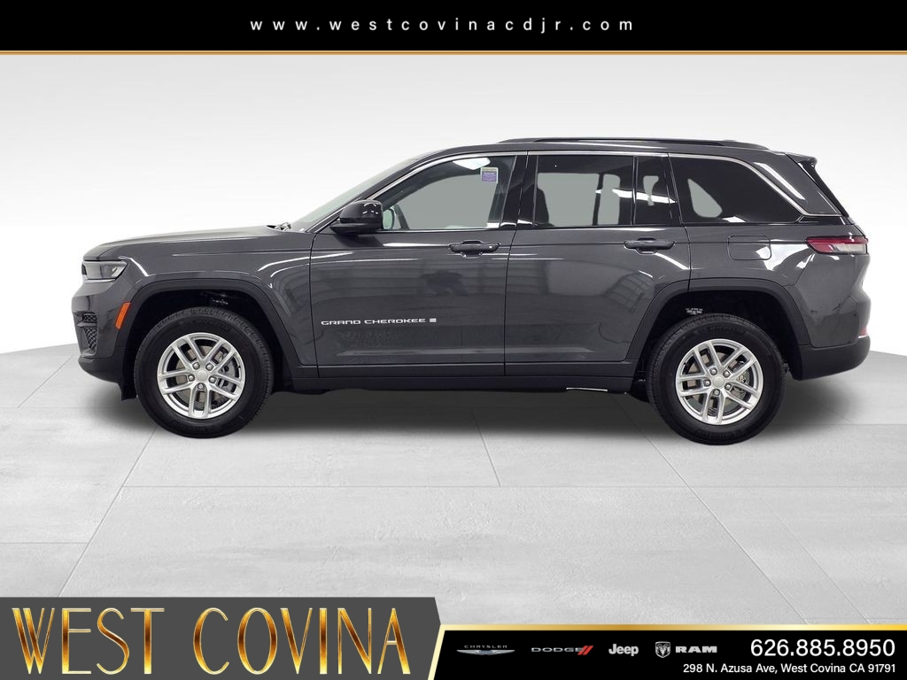 New 2026 Baltic Gray Metallic Clear-Coat Exterior Paint Jeep Laredo image 8