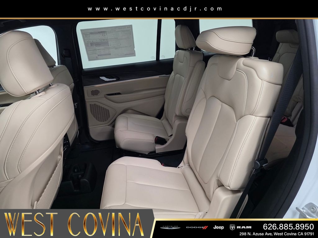 New 2026 Bright White Clear-Coat Exterior Paint Jeep Limited image 13