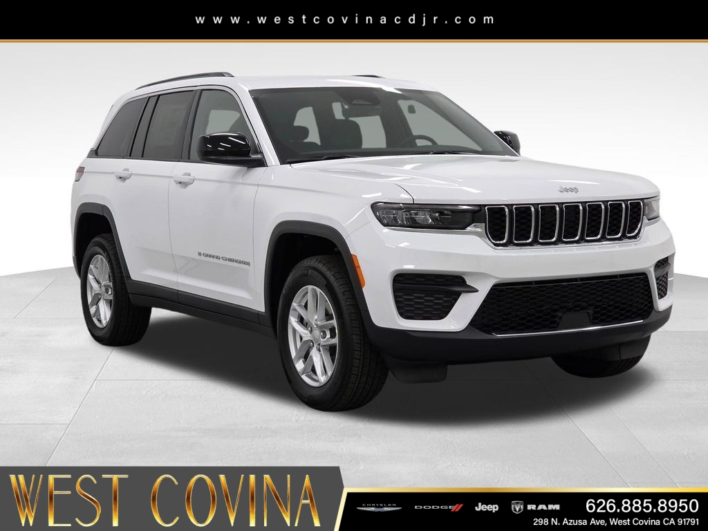 New 2026 Bright White Clearcoat Jeep Laredo image 3