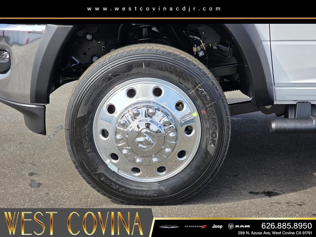 New 2026 Bright White Clear-Coat Exterior Paint RAM Tradesman image 8