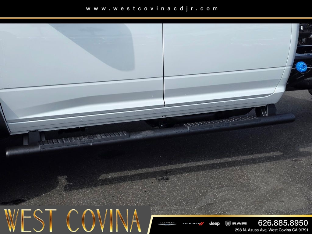 New 2026 Bright White Clear-Coat Exterior Paint RAM Tradesman image 9