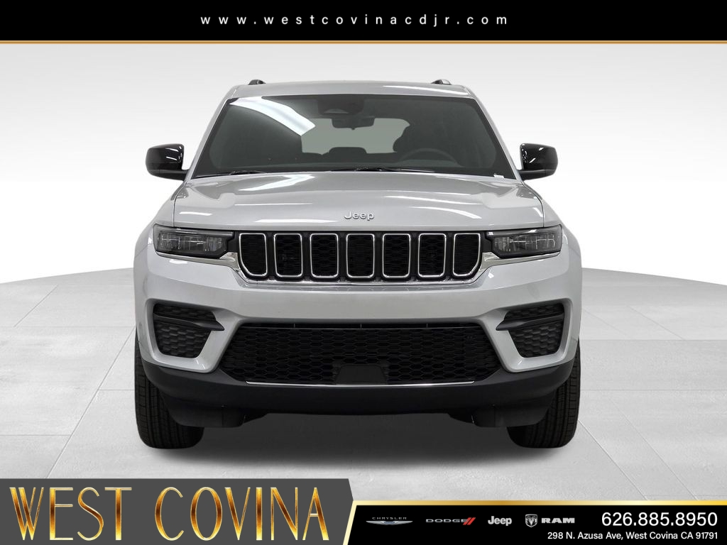New 2026 Silver Zynith Jeep Laredo image 2