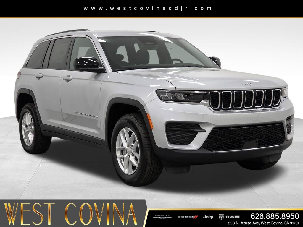 New 2026 Silver Zynith Jeep Laredo image 3