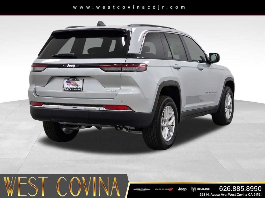 New 2026 Silver Zynith Jeep Laredo image 5