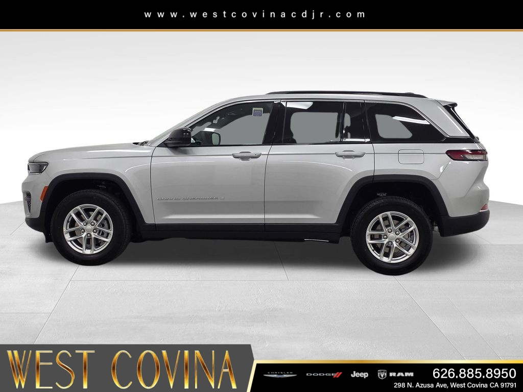 New 2026 Silver Zynith Jeep Laredo image 8