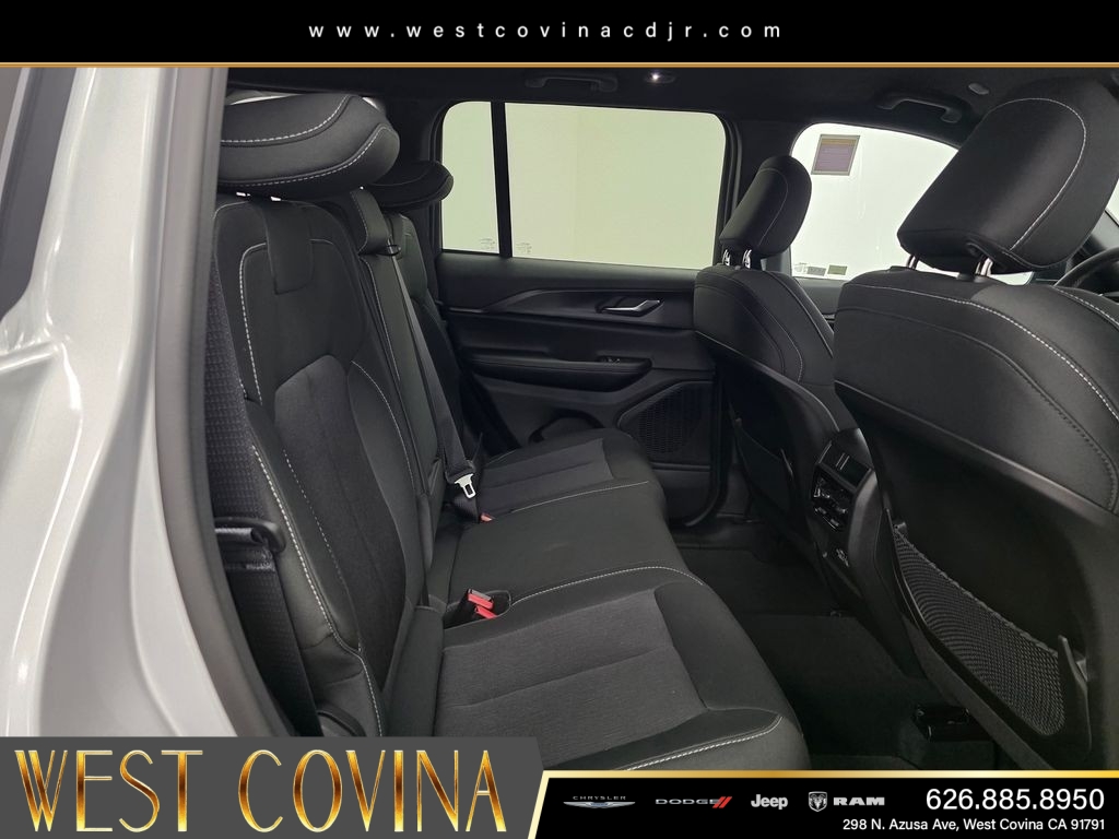 New 2026 Silver Zynith Jeep Laredo image 12