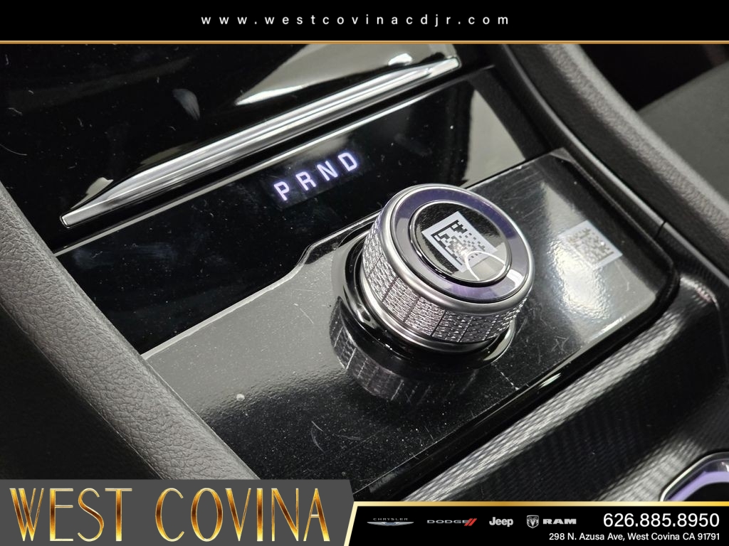 New 2026 Silver Zynith Jeep Laredo image 18