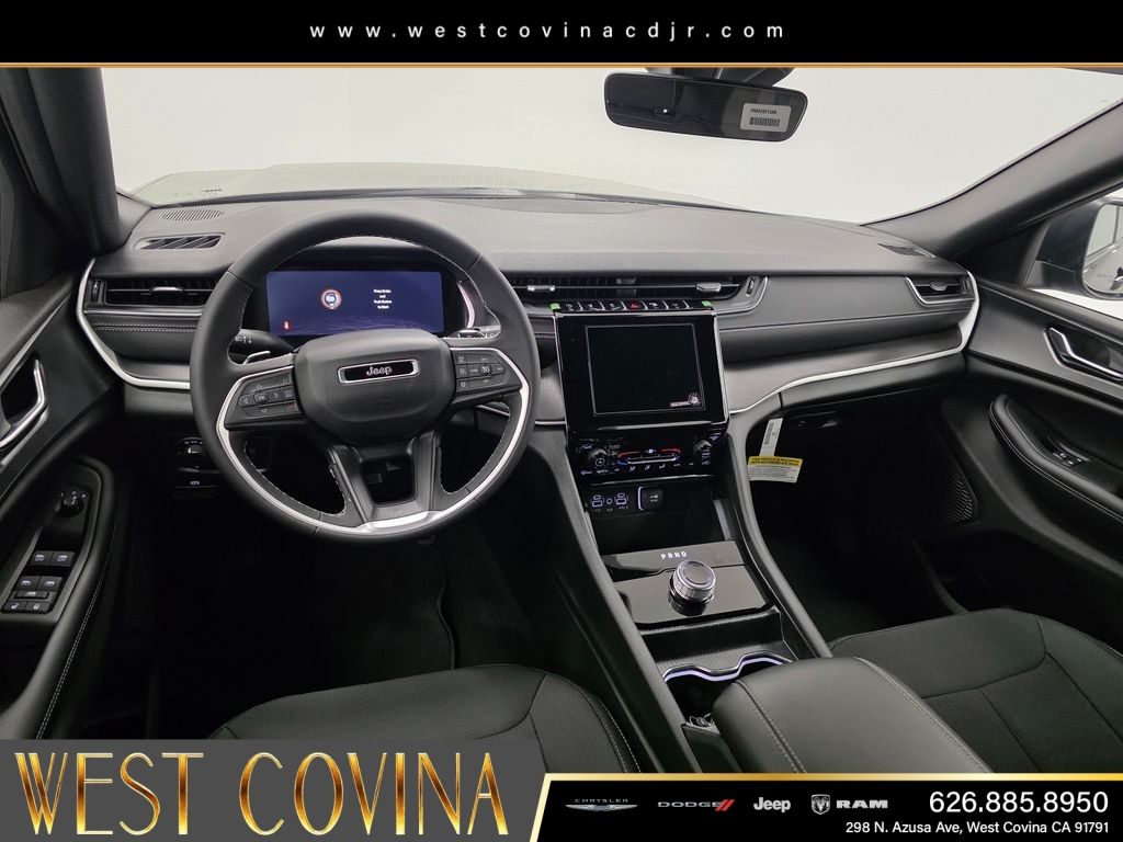 New 2026 Diamond Black Crystal Pearlcoat Jeep Laredo image 10