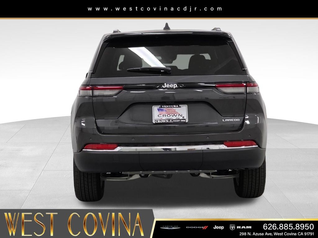 New 2026 Baltic Gray Metallic Clearcoat Jeep Laredo image 6