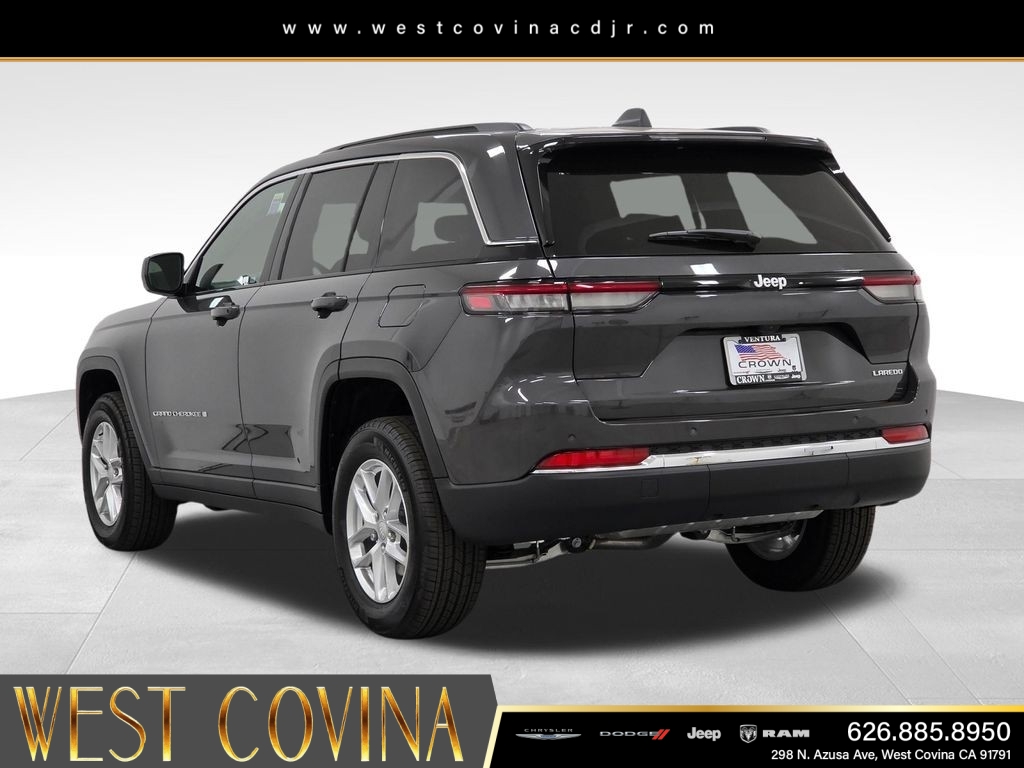 New 2026 Baltic Gray Metallic Clearcoat Jeep Laredo image 7