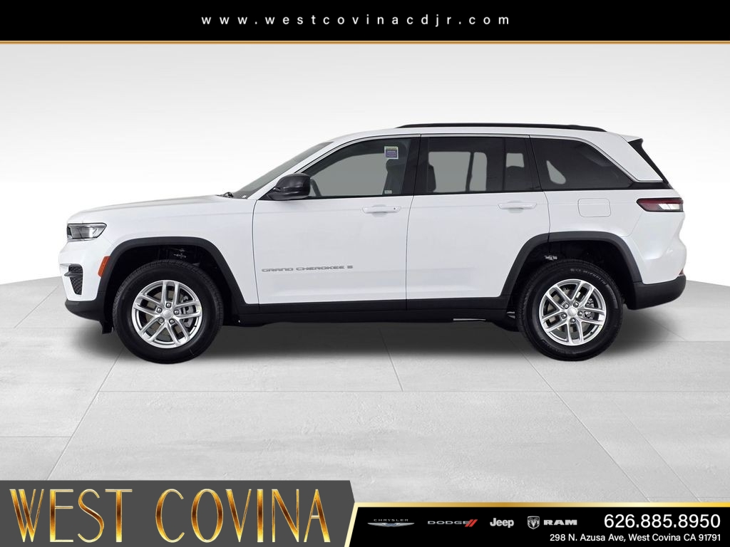 New 2026 Bright White Clearcoat Jeep Laredo image 8