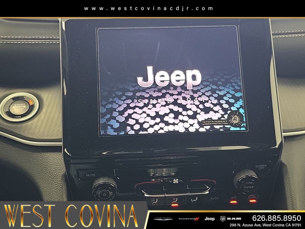 New 2026 Bright White Clearcoat Jeep Laredo image 17