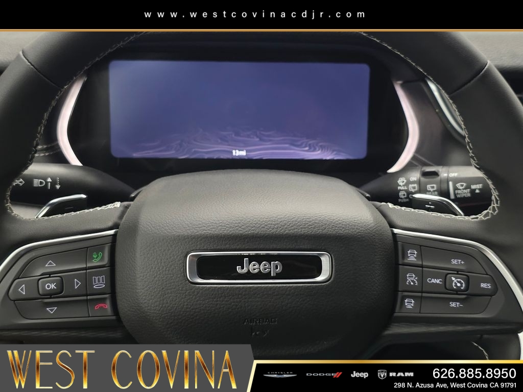 New 2026 Diamond Black Crystal Pearlcoat Jeep Laredo image 18